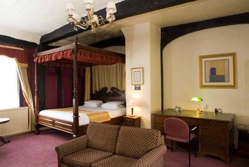Bell By Greene King Hotel 3*